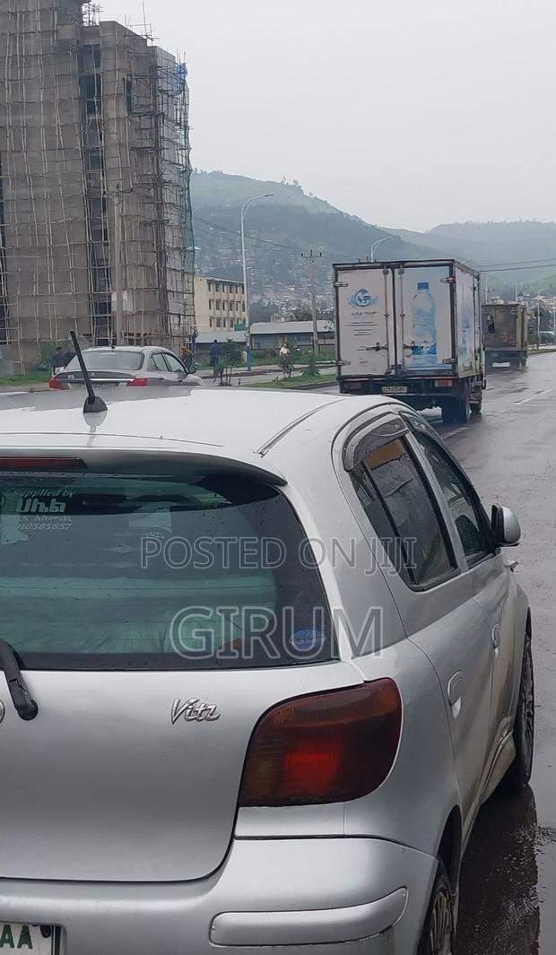 Toyota Vitz 1.0 FWD 3dr 2004 Silver