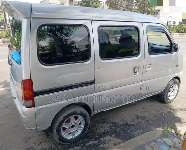 Suzuki Every Wagon 2002 Silver