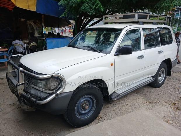 Toyota Land Cruiser 2004 Off white