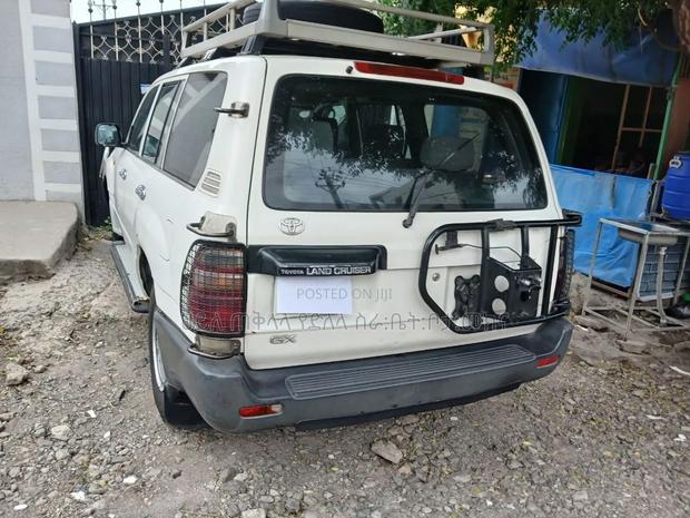 Toyota Land Cruiser 2004 Off white