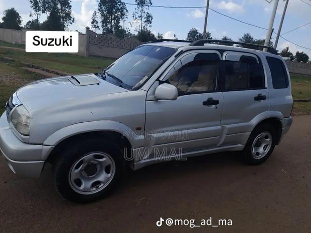 Suzuki Grand Vitara XL 7 2001 Gray