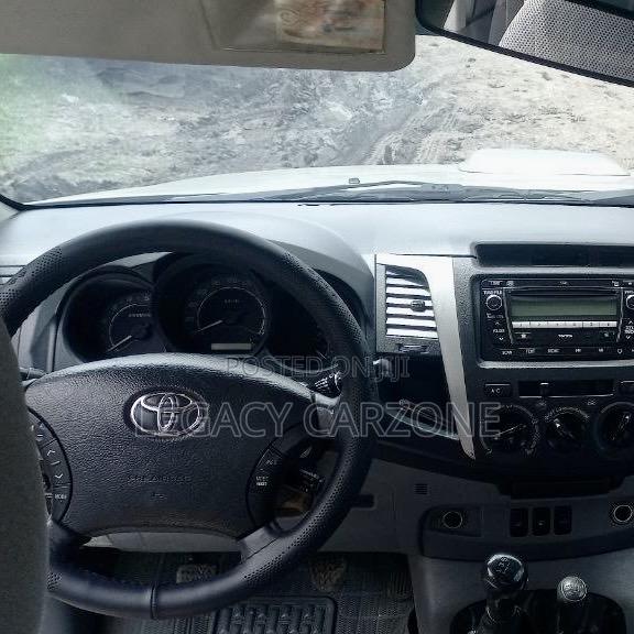 Toyota Hilux 2008 Silver