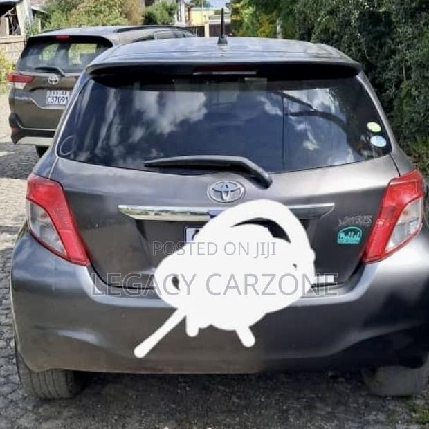 Toyota Yaris 2013 Gray
