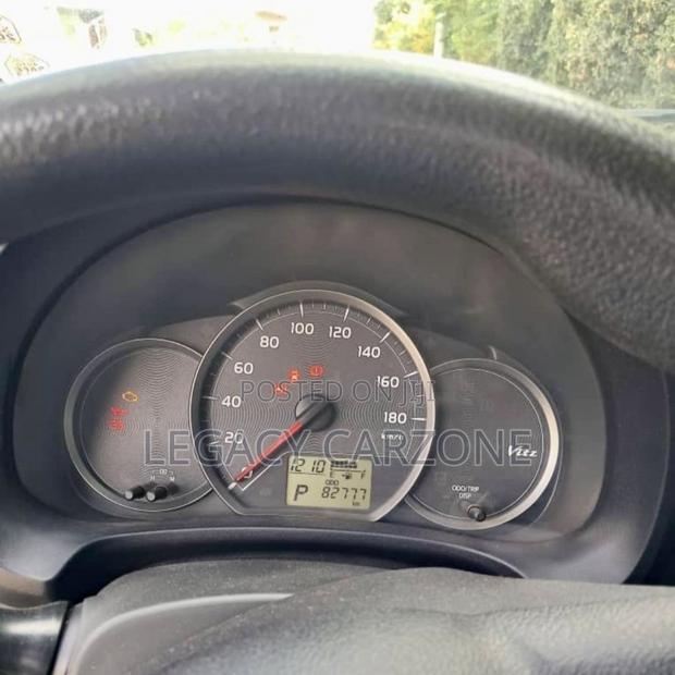 Toyota Yaris 2013 Gray