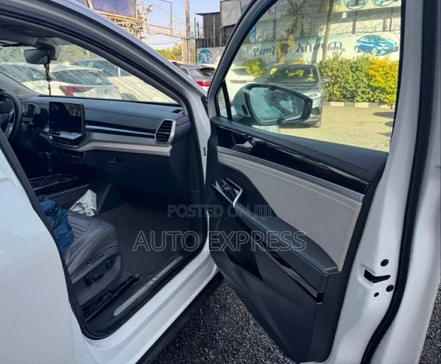 Volkswagen ID.4 2023 White