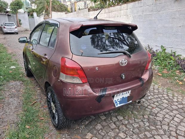 Toyota Yaris 2010 Burgundy