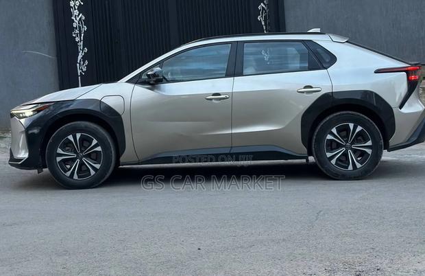 Toyota bZ4X 71.4 kWh FWD 2023 Teal