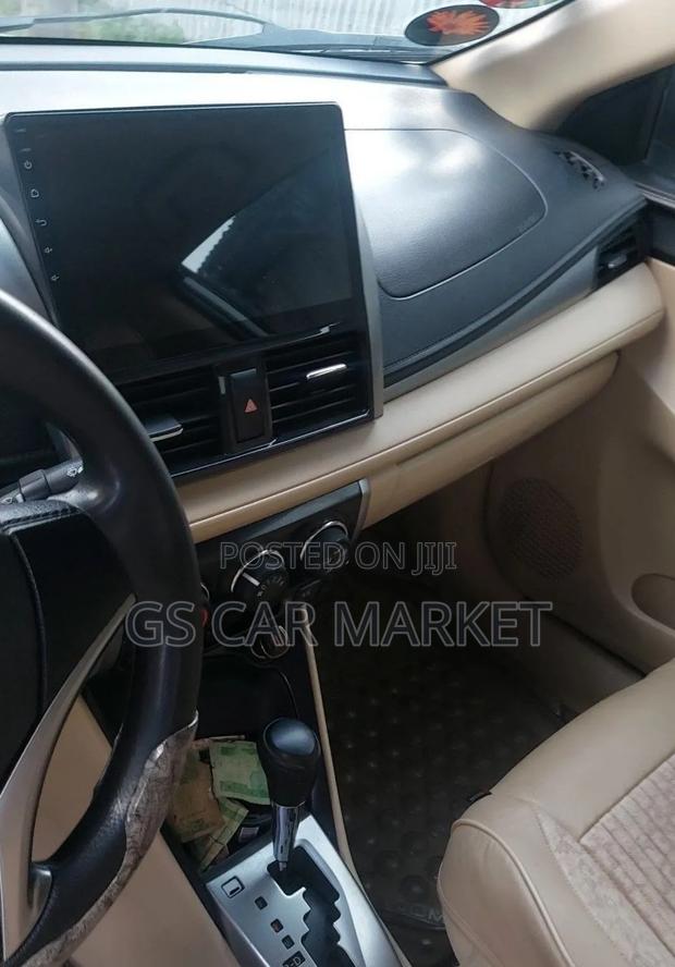 Toyota Yaris 2013 White
