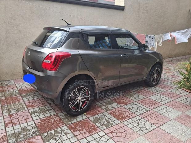 Suzuki Swift 2019 Gray
