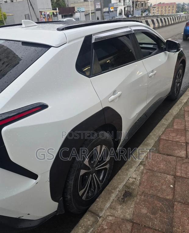 Toyota bZ4X 71.4 kWh FWD 2023 Ivory
