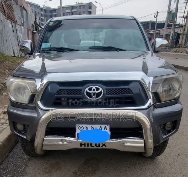 Toyota Tacoma 2012 Gray