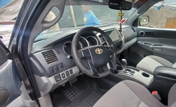 Toyota Tacoma 2012 Gray