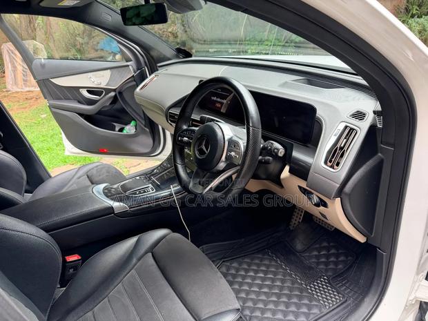 Mercedes-Benz EQC EQC400 4MATIC 2022 White