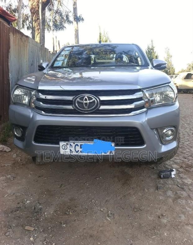Toyota Hilux 2017 Silver