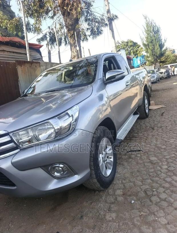 Toyota Hilux 2017 Silver