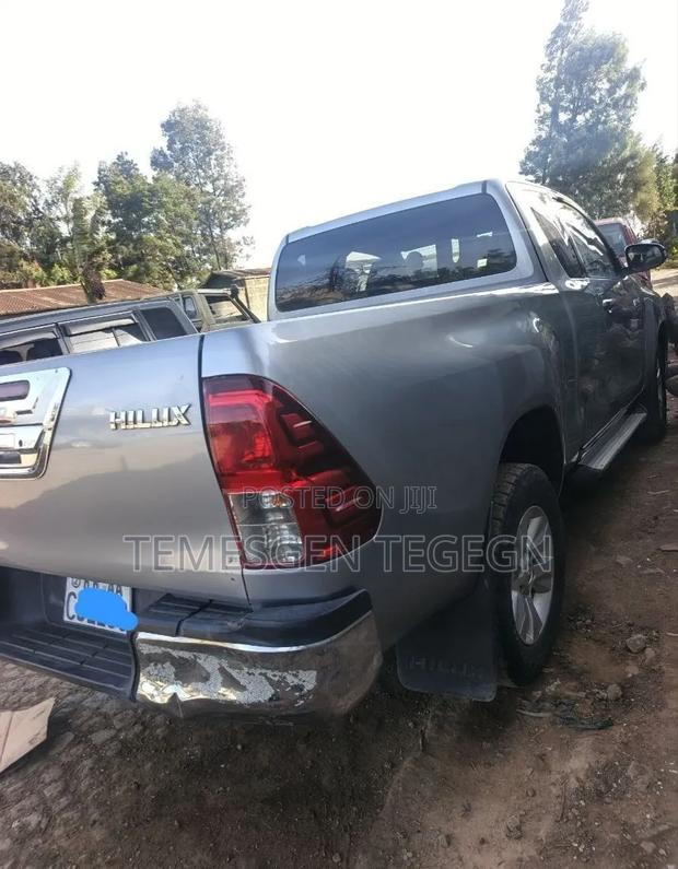 Toyota Hilux 2017 Silver