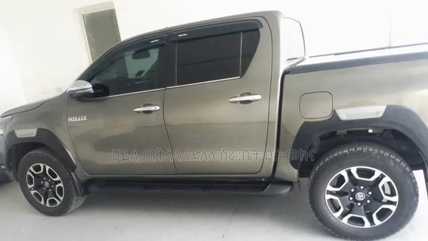 Toyota Hilux 2021 Green