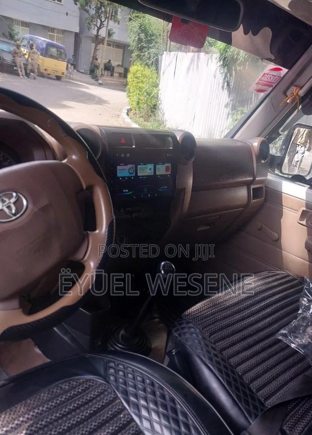 Toyota Land Cruiser 2017 White