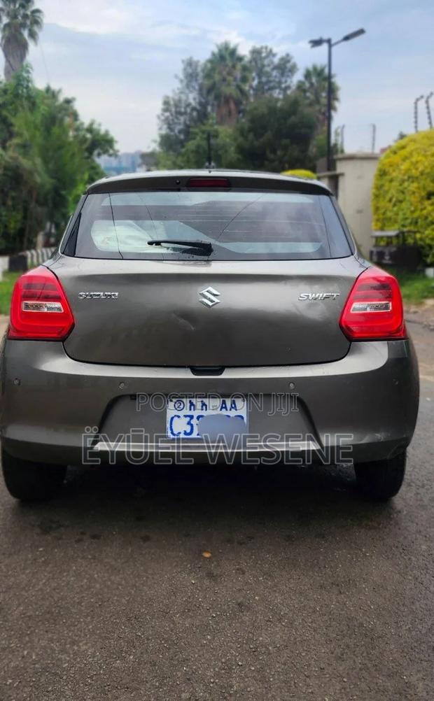 Suzuki Swift 2022 Gray