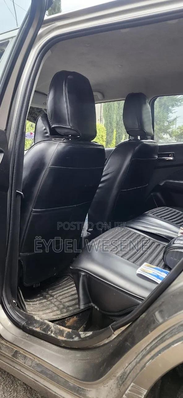 Suzuki Swift 2022 Gray