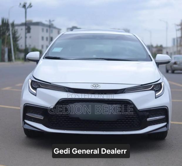 Toyota Corolla 2022 White