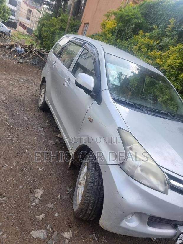 Toyota Avanza 2014 Gold