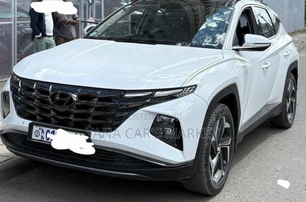 Hyundai Tucson 2022 White