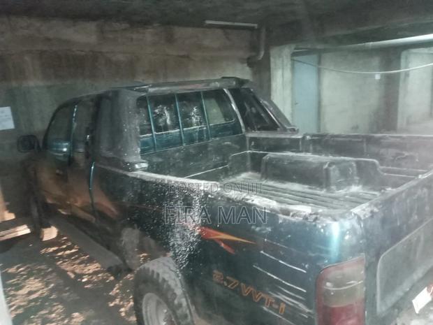 Toyota Hilux 2002 Green