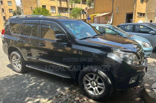 Toyota Land Cruiser Prado 2013 Black