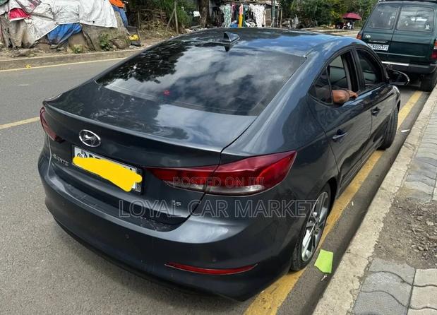 Hyundai Avante 2018 Gray