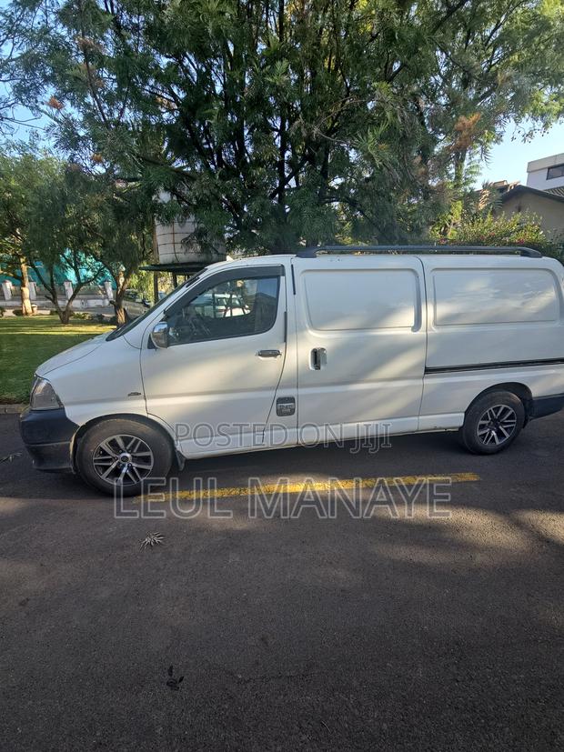 Toyota HiAce 2008 White