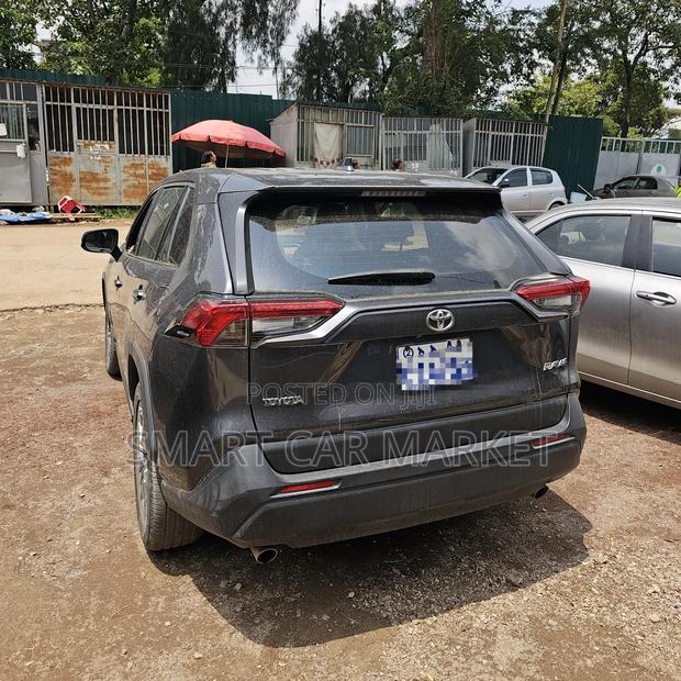 Toyota RAV4 2022 White