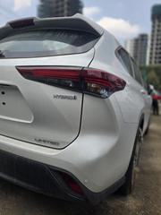 New Toyota Highlander Hybrid 2024 White for sale