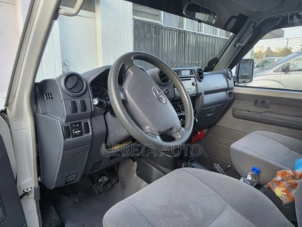 Toyota Land Cruiser 2019 White