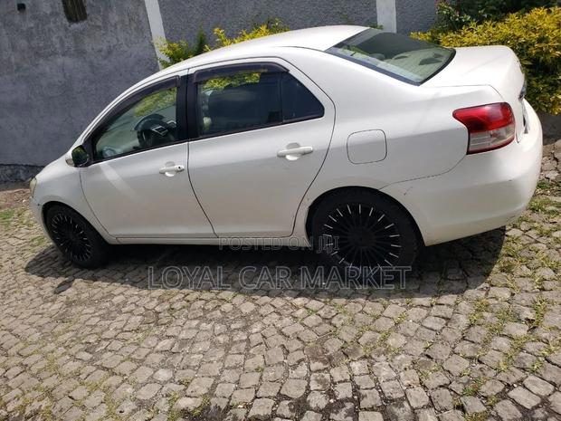 Toyota Yaris 2009 White