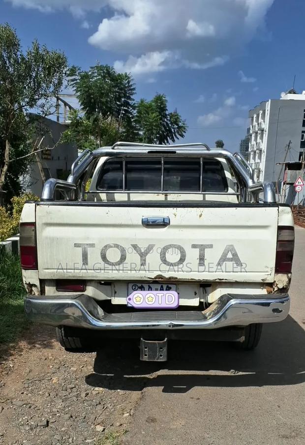 Toyota Hilux 2004