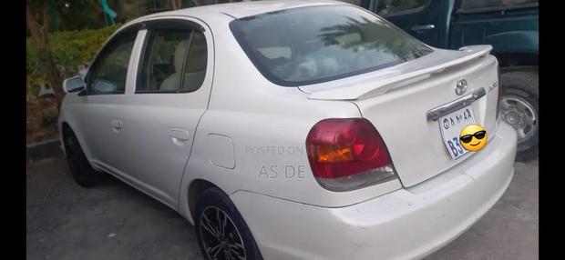 Toyota Platz 2005 Ivory