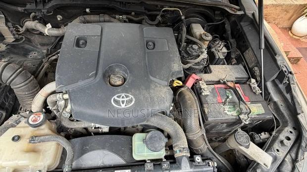 Toyota Hilux 2022 Silver