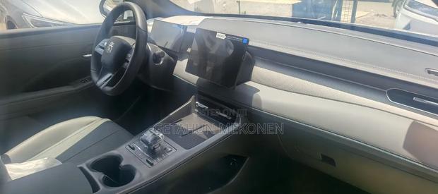 New BYD Qin L DM-i 2025 Gray
