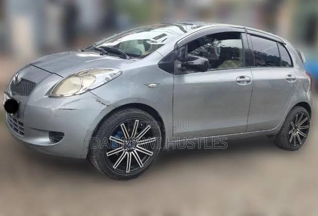 Toyota Yaris 1.0 VVT-i 2007 Gray