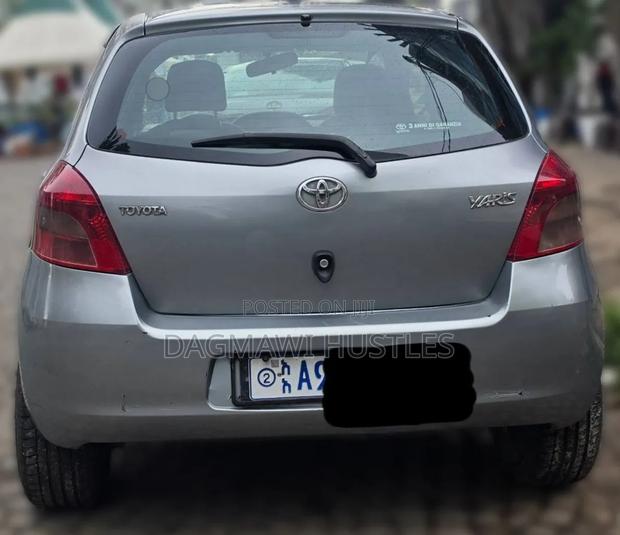 Toyota Yaris 1.0 VVT-i 2007 Gray