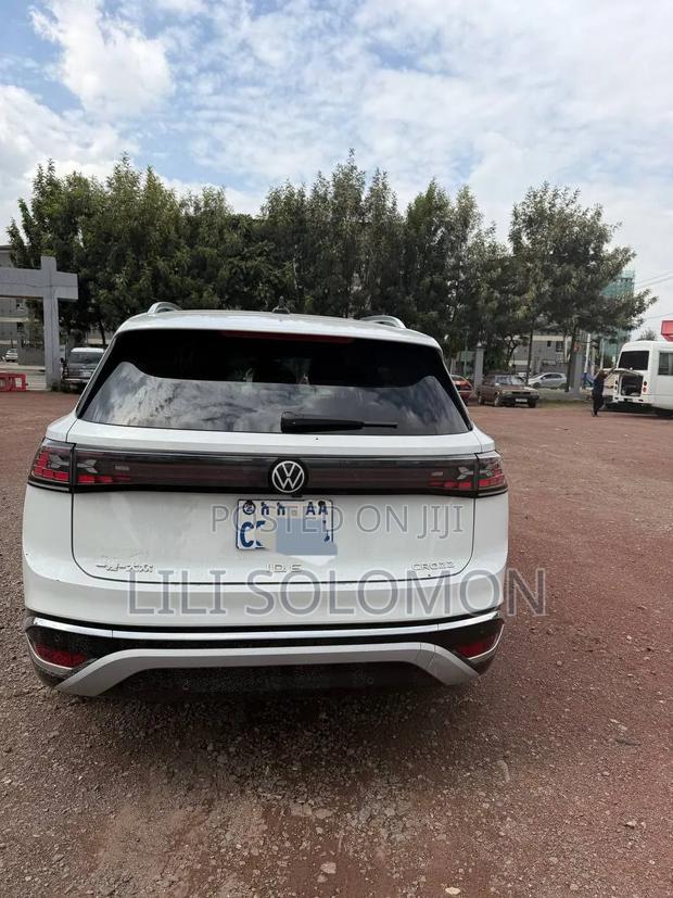Volkswagen ID.6 2024 White