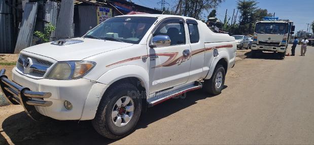 Toyota Hilux 2.5 D-4D Extra Cab 2008 White
