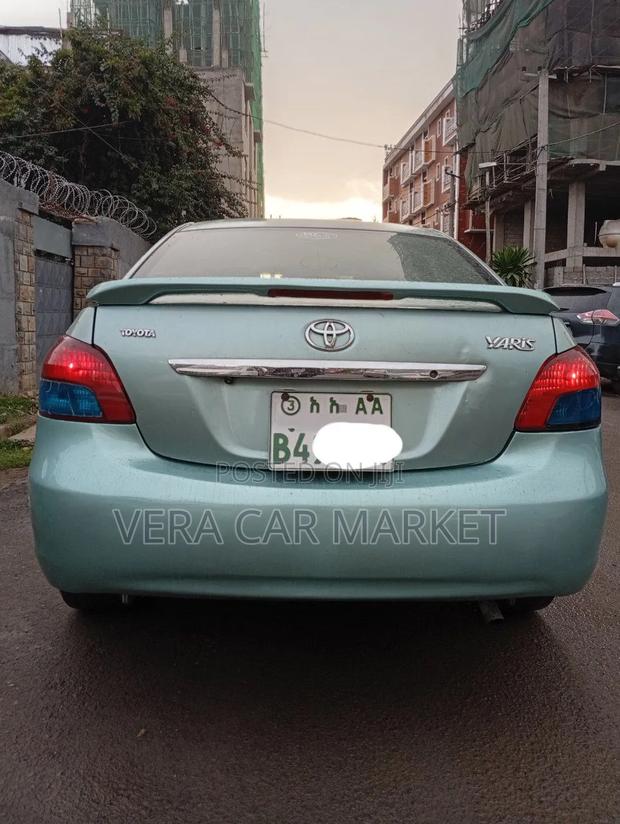 Toyota Belta 2007 Blue