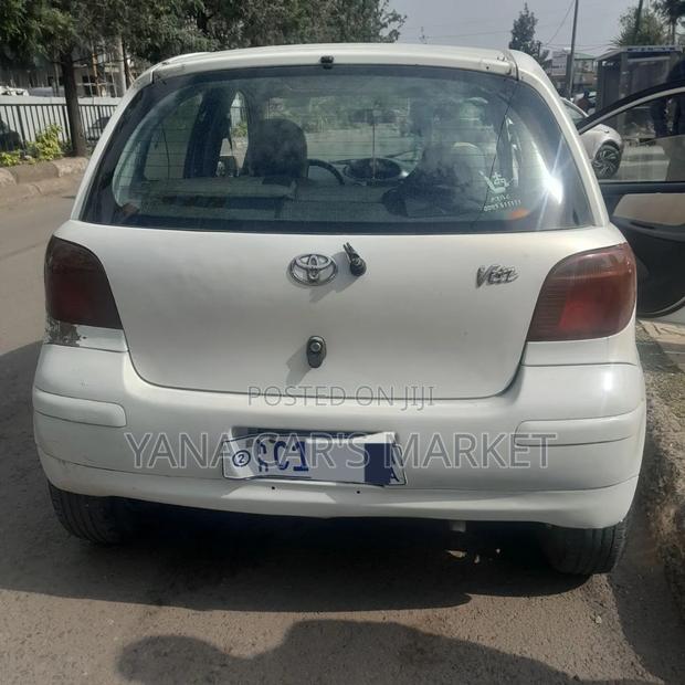 Toyota Vitz 2002 Gray