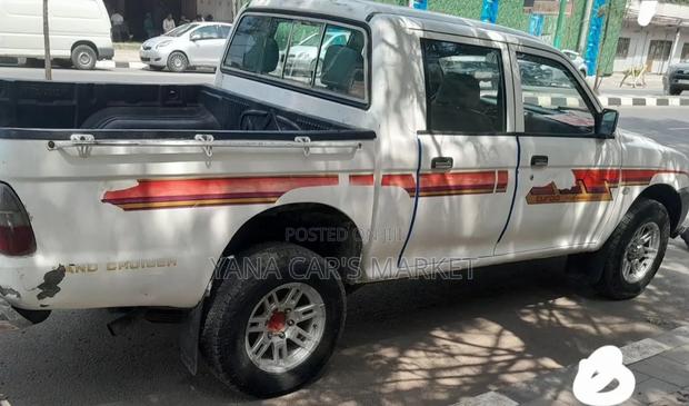 Mitsubishi L200 2002 Blue