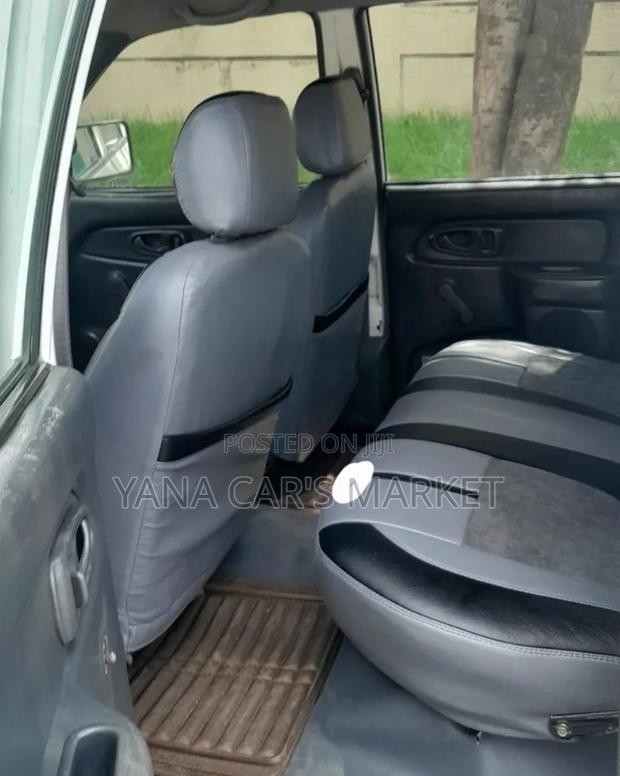 Mitsubishi L200 2002 Blue