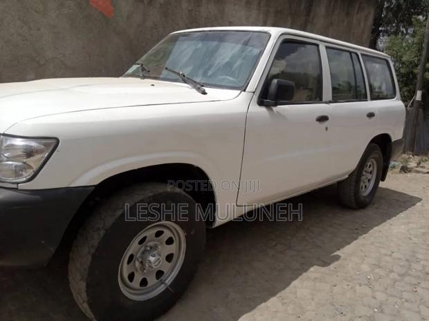 Nissan Patrol 2004 White
