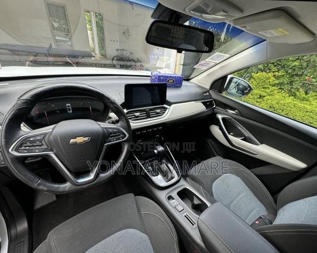 Chevrolet Captiva 2023 White
