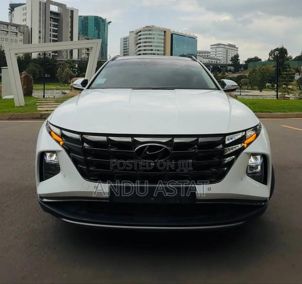 Hyundai Tucson Sport 2021 White